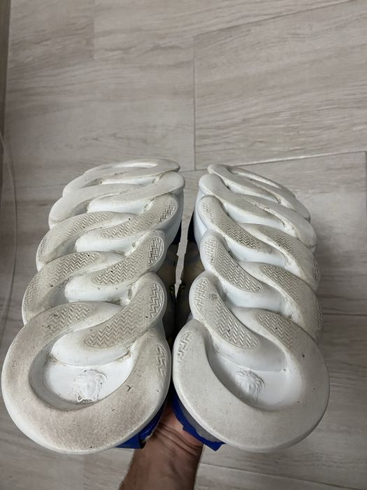 Versace chain reaction