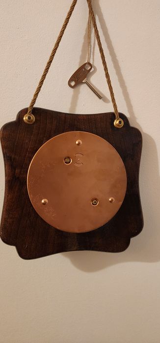 Ceas vintage de perete Hermle, mecanism mecanic cu cheie de intoarcere