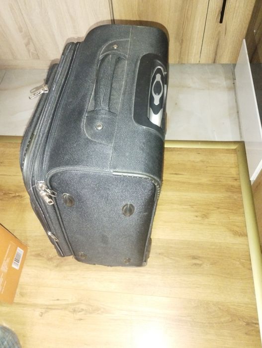 Текстилен куфар среден