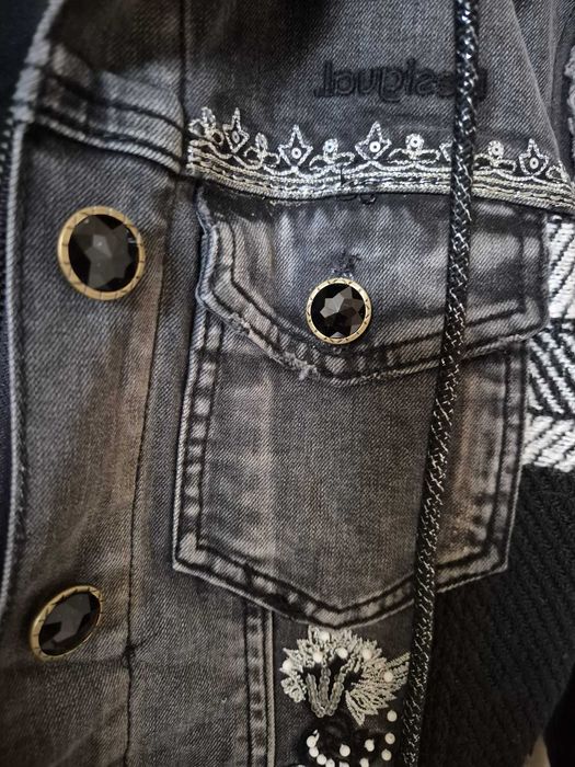 Geaca casual Desigual -blug gri cu hanorac negru