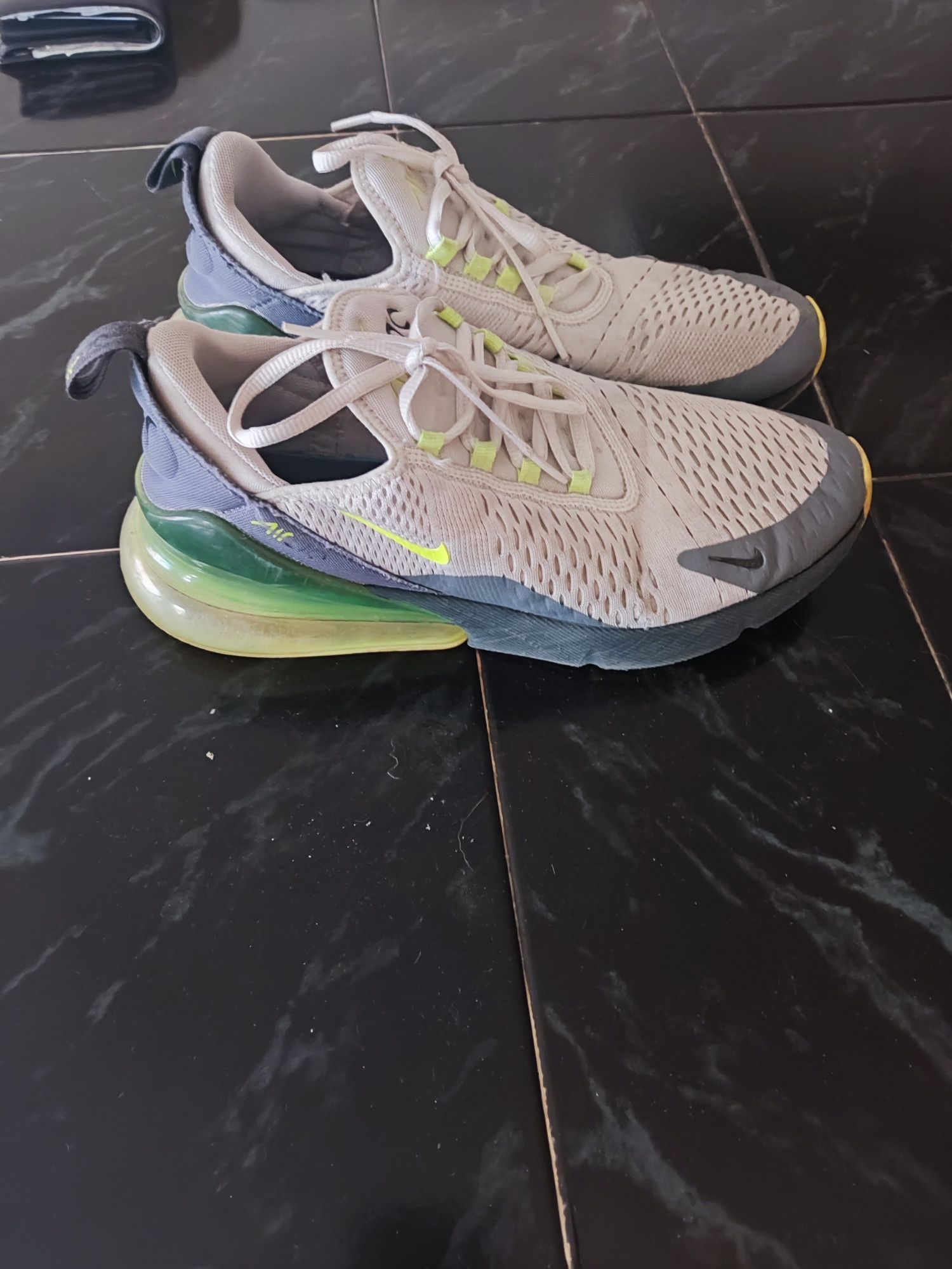Маратонки Nike air max 270