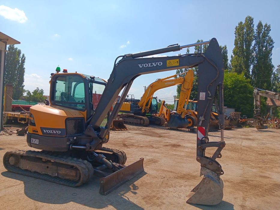 Vând miniexcavator volvo ECR50D