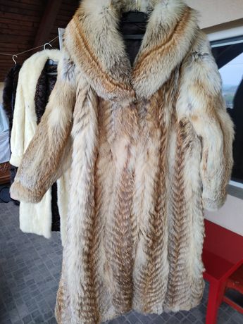 Vând haina blana (lup tibetan) lunga ! Este impecabila că noua