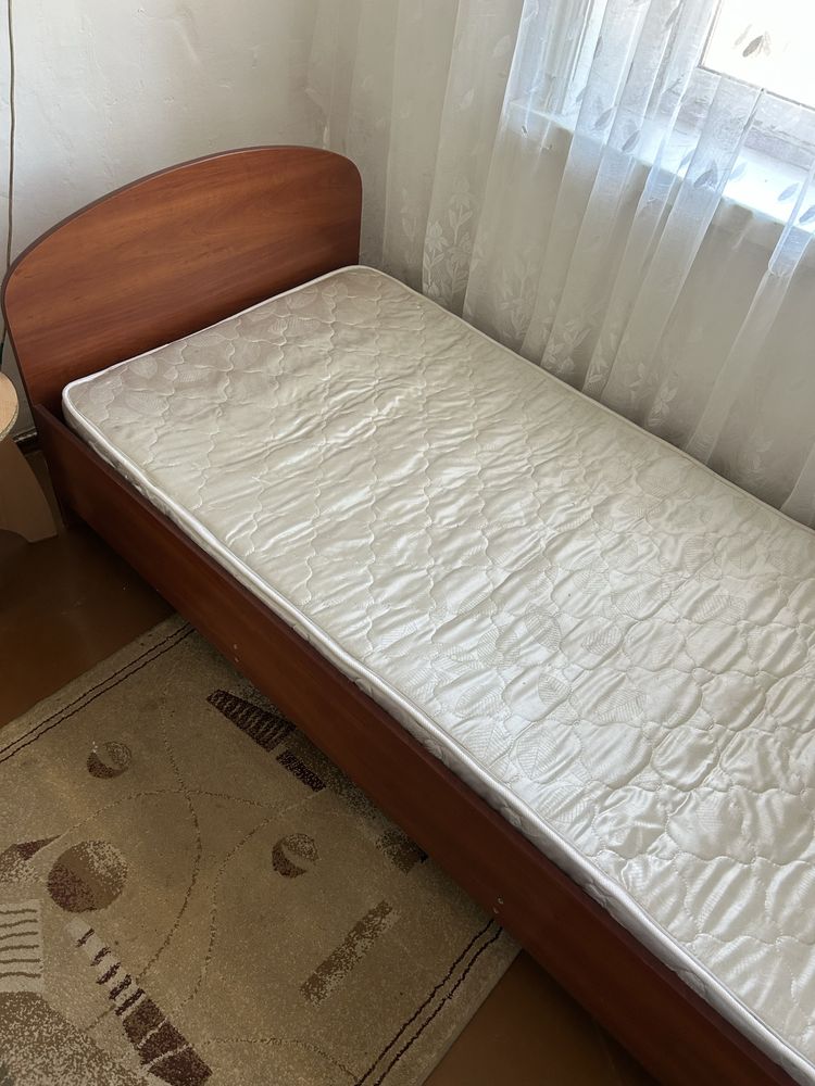 Продам кровать односпальную