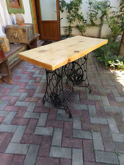 Masa ,  birou , suport lavoar - mașină de cusut Singer