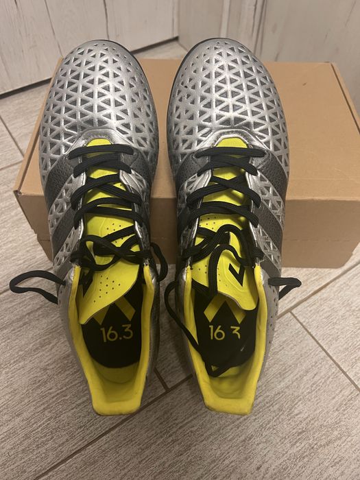 Ghete de fotbal Adidas