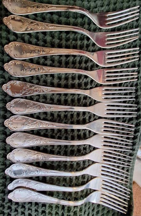 Комплект сребърни прибори за хранене - 75 части