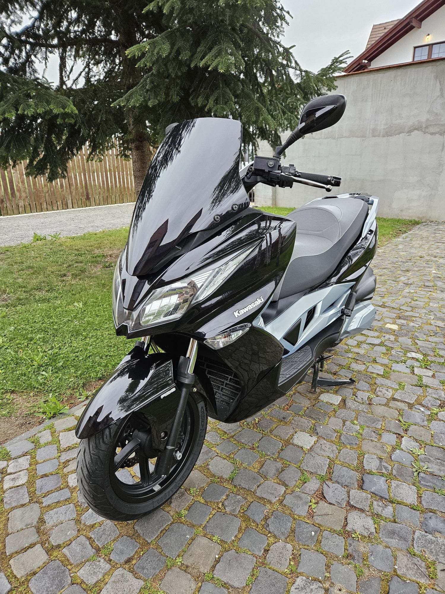 Kawasaki J300  scuter, scooter  7435 km