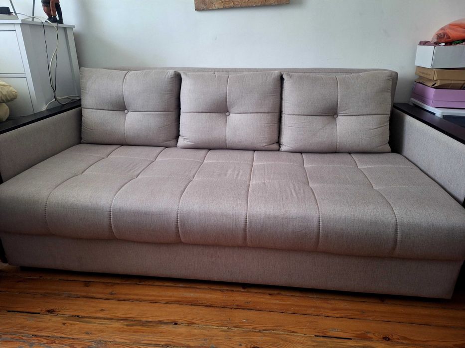 Продаётся диван-кровать.