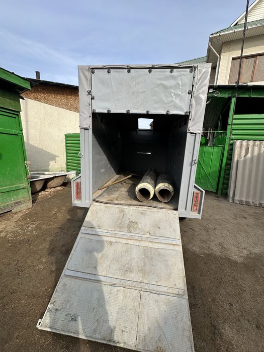 Прицеп коневозка