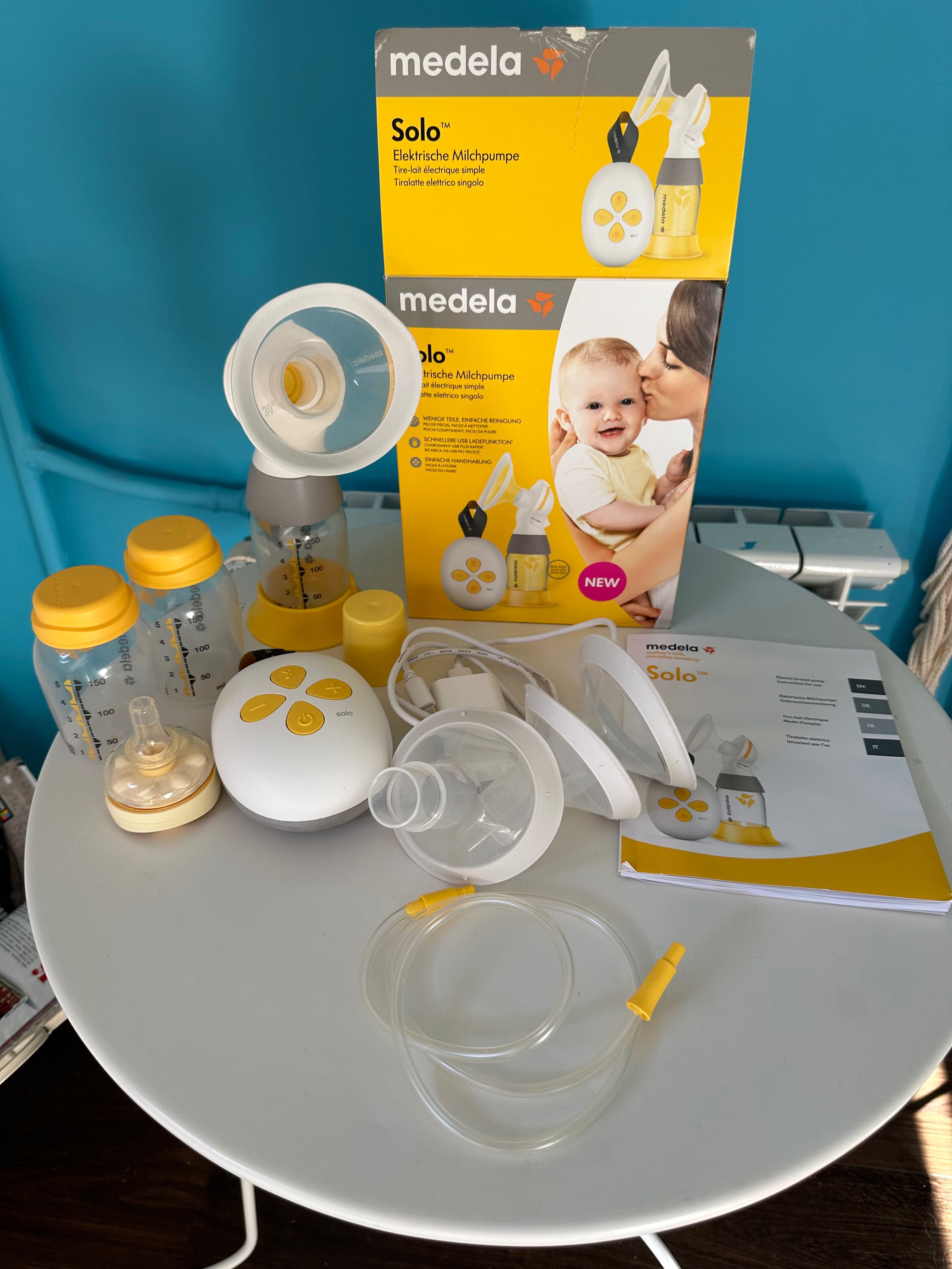 Помпа за кърма Medela+ подарък шише Medela Calma