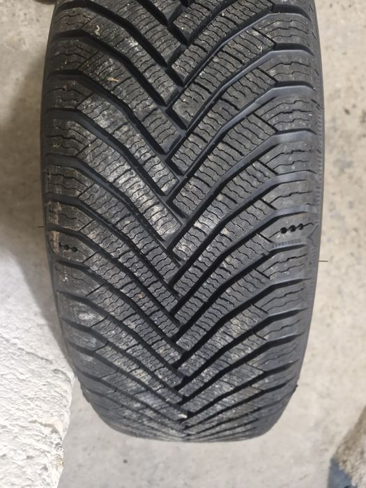Vând Cauciucuri Michelin 205/55/16 iarna