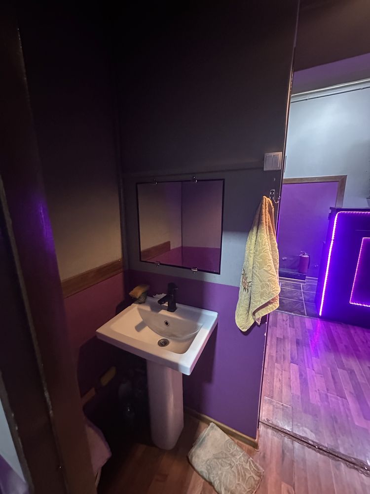 Ofis, oquv markaz, sklad , kompyuterxona, playstationga mos 90 kvadrat