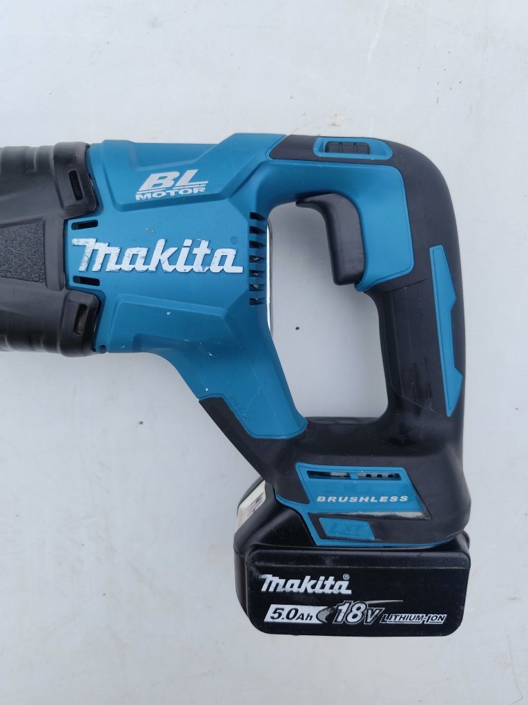 Безчетков акумулаторен саблен трион Макита Makita DJR187 + 5Ah