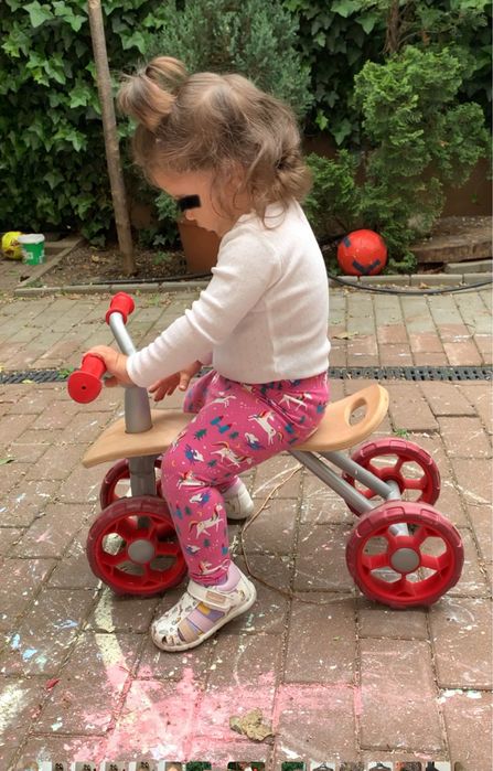 Bicicleta fara pedale Hape Trail Rider, din metal si lemn, cu 4 roti