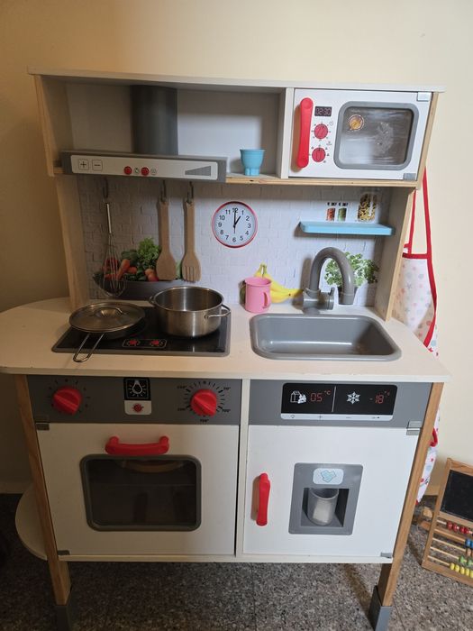 Детска дървена кухня