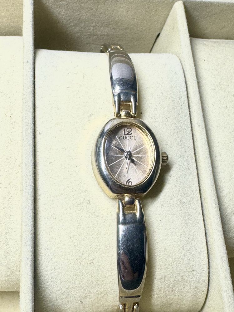 Оригинален дамски часовник Gucci • Swiss Made • Винтидж модел
