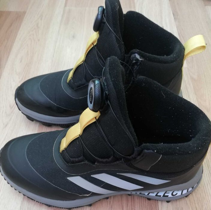 Боти на Adidas Ном. 40