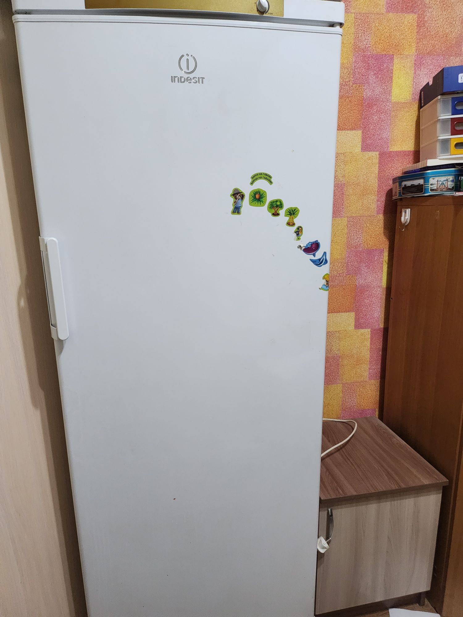 Продам морозильную камеру Индезит