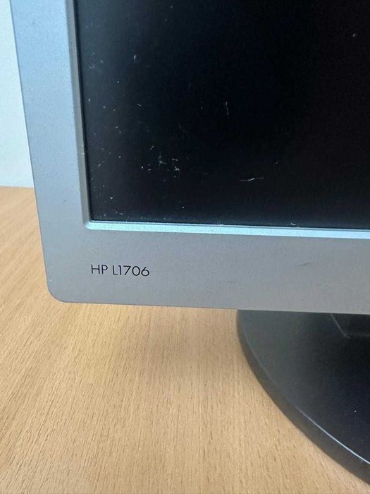 Продам дисплей монитор компьютера.