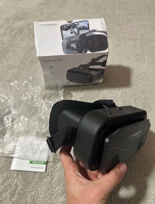 Ochelari VR noi sigilati