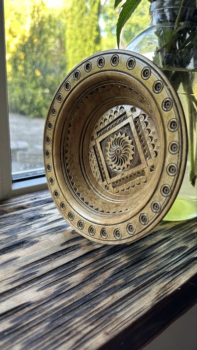 Панно из натурального дерева и меди