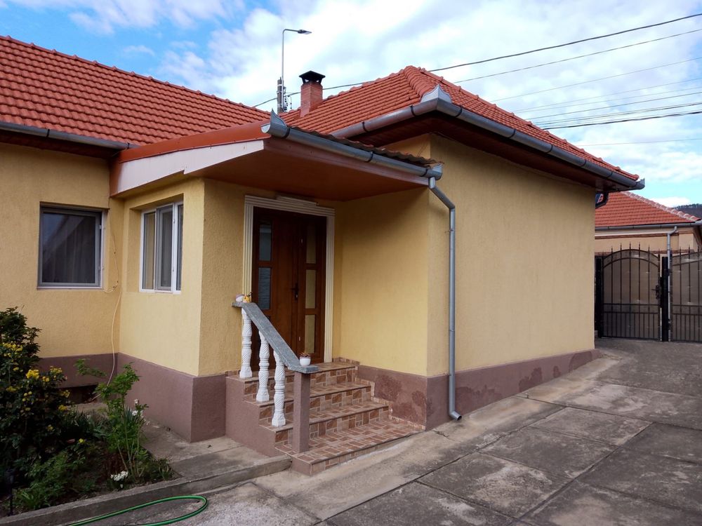 Casa de vanzare la 6 km de Hateg jud Hunedoara
