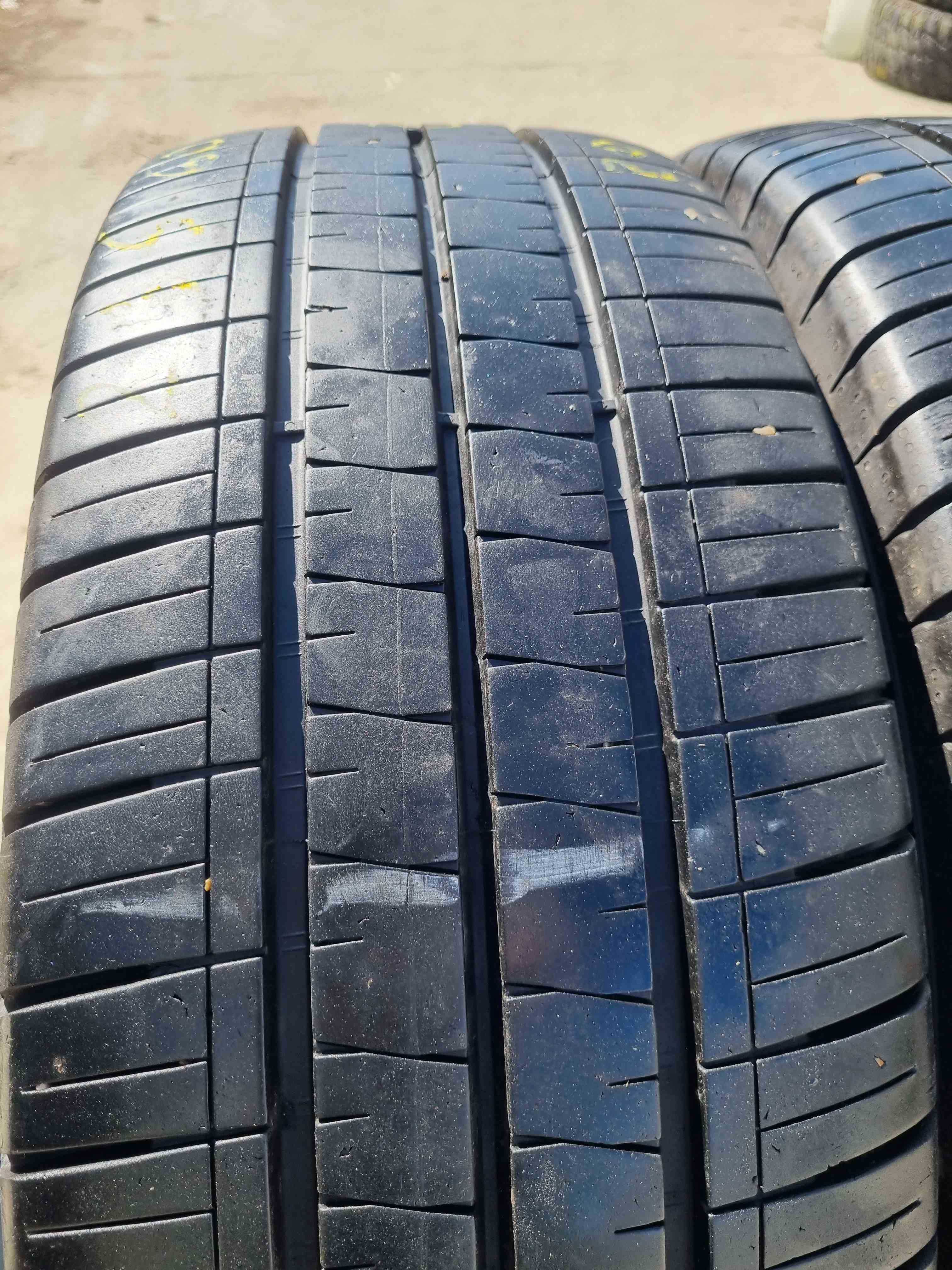 SET 2 Anvelope Vara 235/60 R17C VREDESTEIN Comtrac 2 117/115R