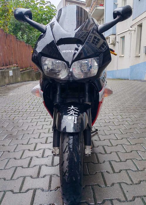 Vand Honda VFR 800 FI, ocazie unica, pret 2000 euro negociabil