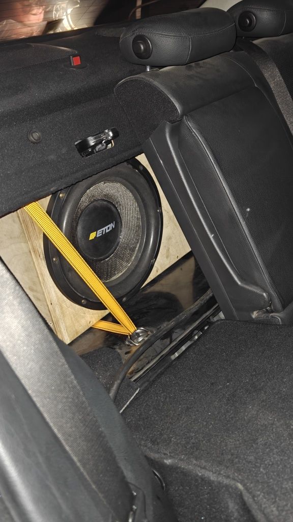Бас каса 2000w RMS 12ка (говорител + кутия)