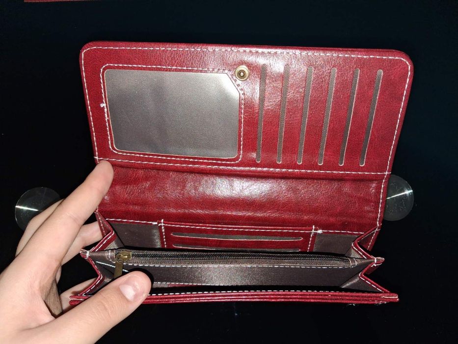 ЛОТ стилни дамски портфейли