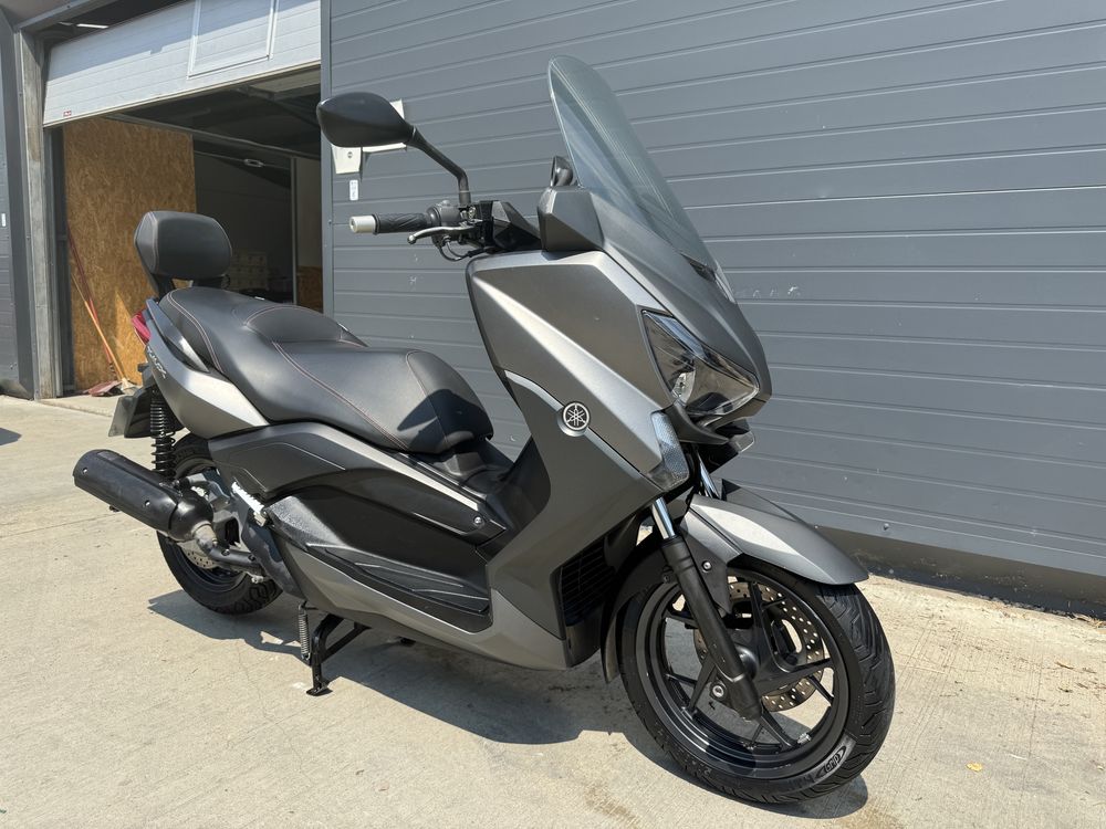FunMoto vinde Yamaha XMax 125 permis Cat B