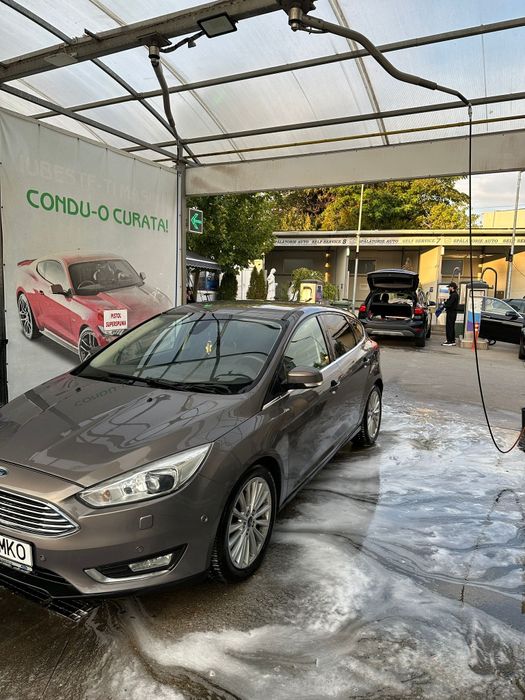 Proprietar vând Ford Focus 3,5 Titanium facelift, cutie automata, an 2