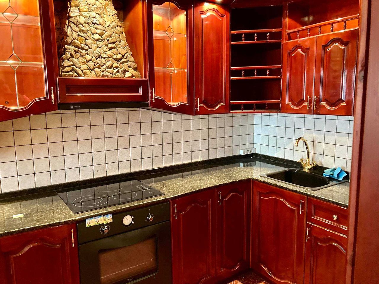 Дава се под наем Тристаен апартамент в Бургас, Възраждане - 105 кв.м за 275 € - Снимка #3