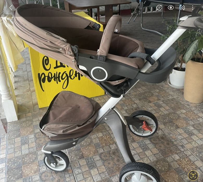 Продам детскую коляску Stokke