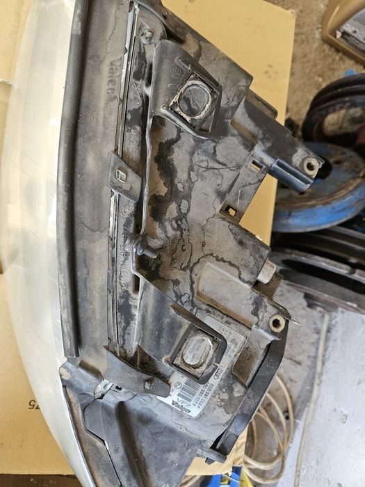 Здравейте продавам фарове за ауди А4 Б6