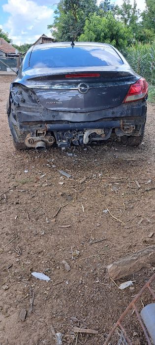 Se dezmembrează opel insignia