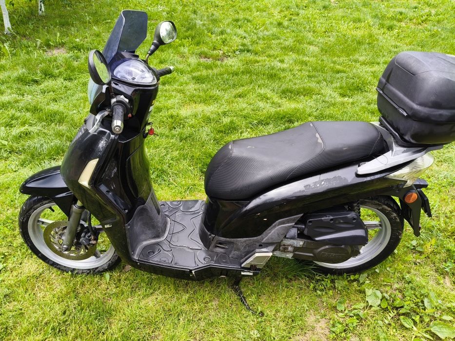 Vand scutere Aprilia sr