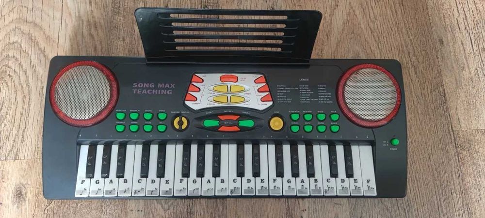 Vand Orga Casio Tone Bank CT - 650 + bonus orga pentru copii