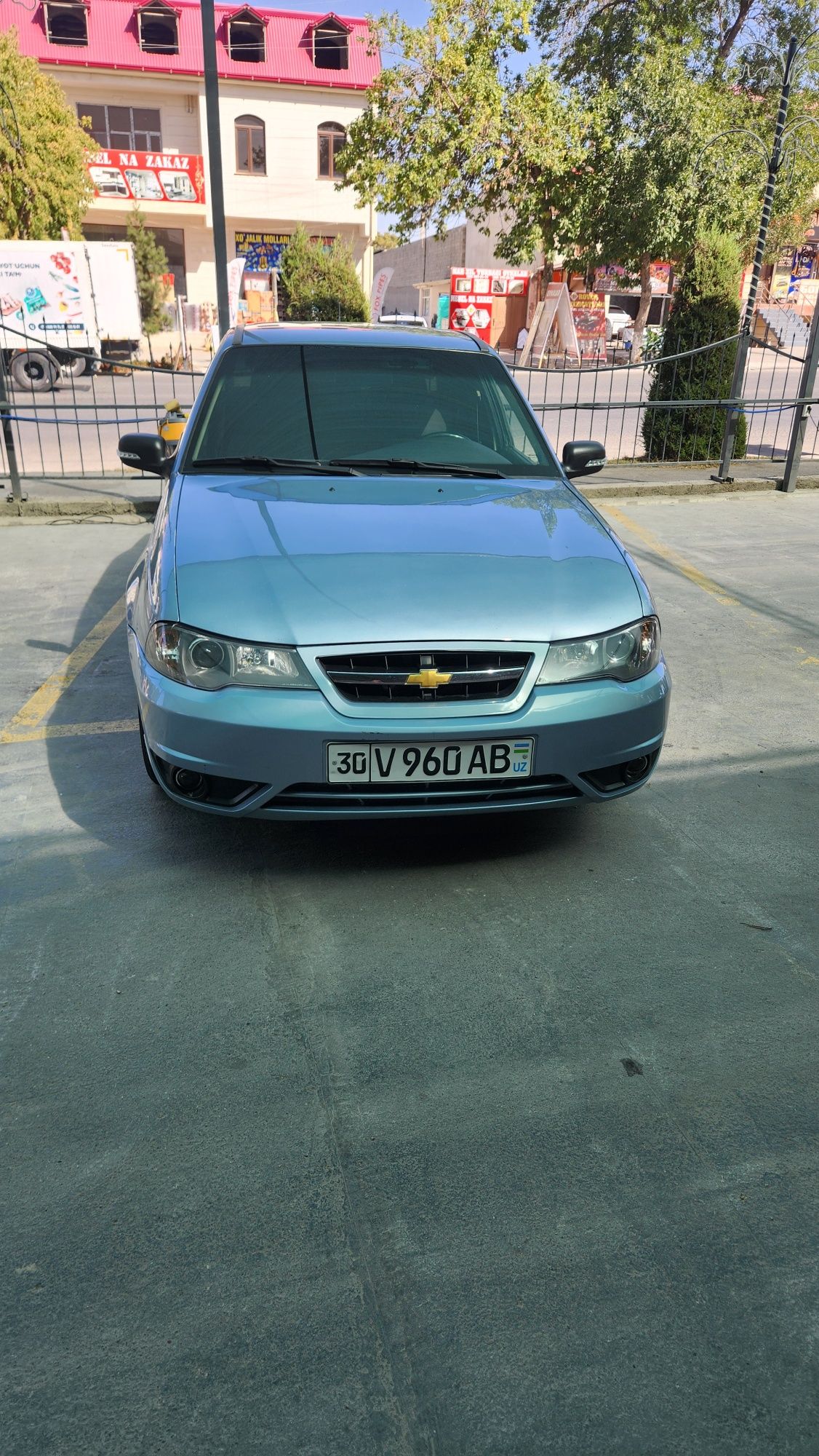 Neksiya 2 1.6 sotiladi