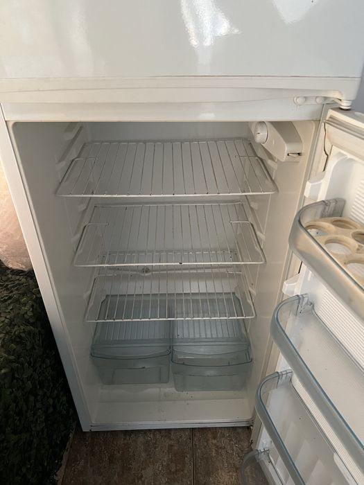 Xoladilnik sotiladi!