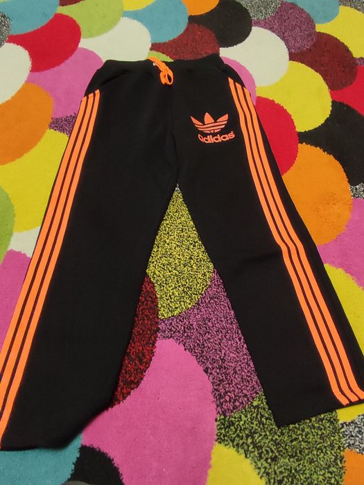 Vând pantaloni bumbac Adidas