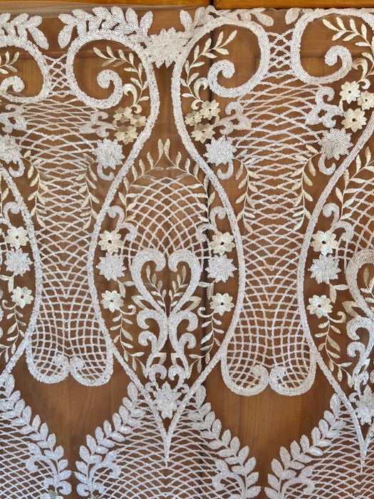 Vand broderie ivoar la pret redus