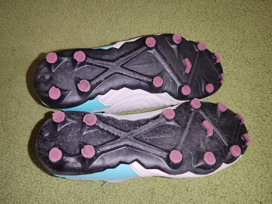 Футболни бутонки