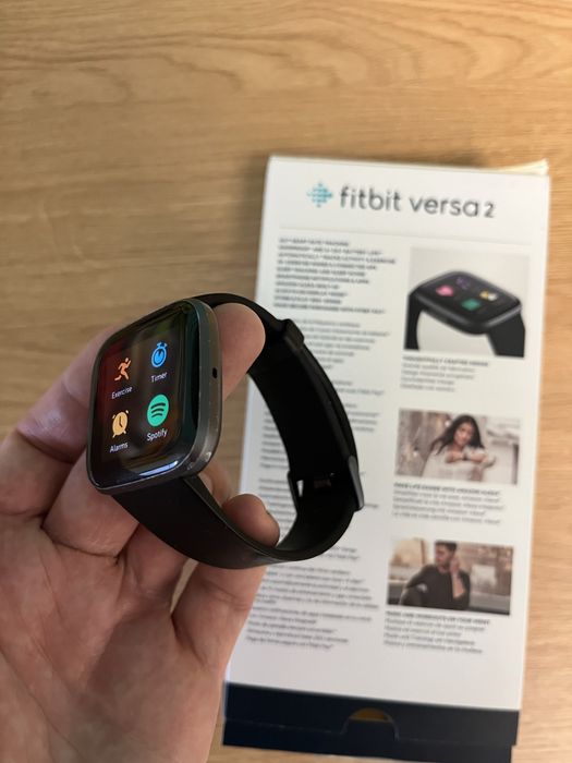 Bratara fitness / ceas smartwach fitbit versa 2