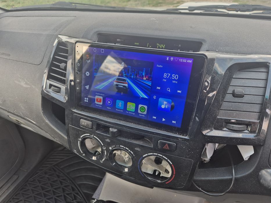 Dezmembrez Toyota Hilux 2006-2012 3.0 Invincible