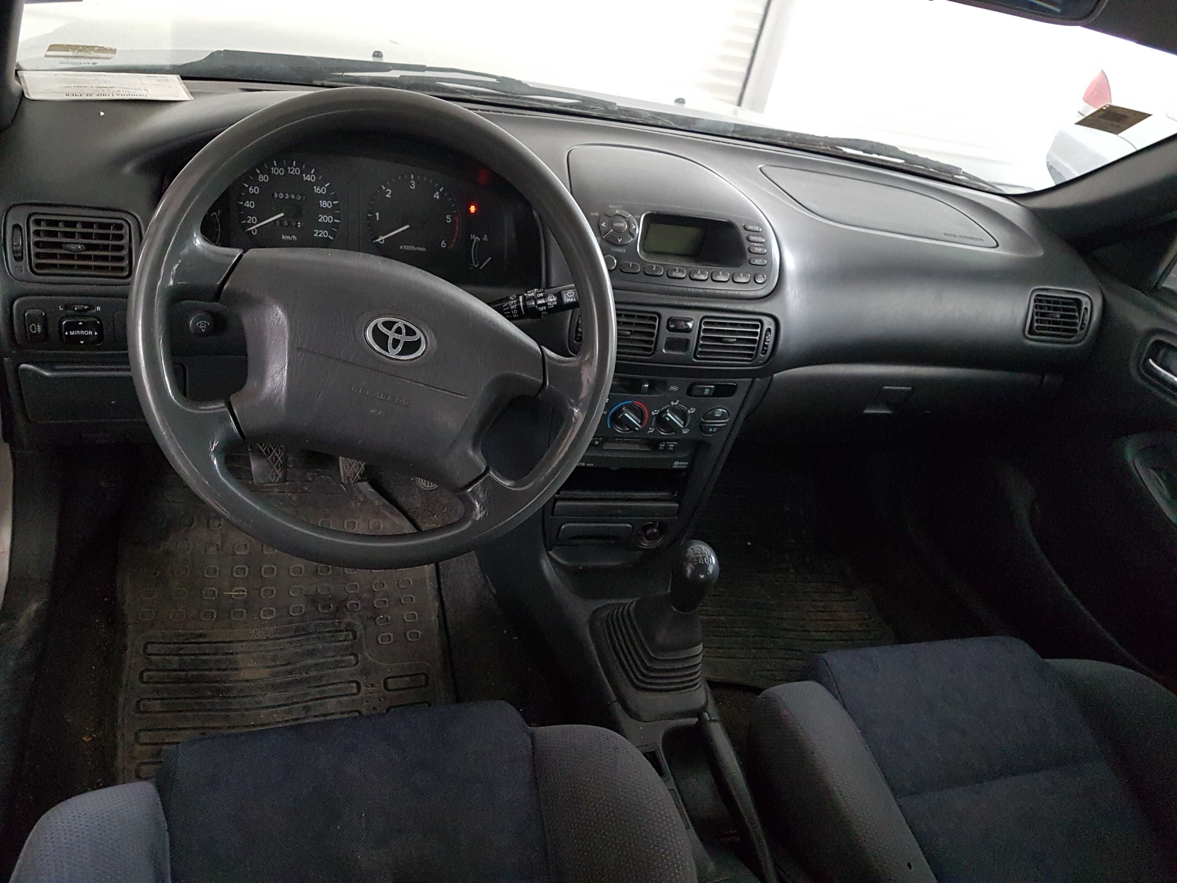 TOYOTA COROLLA 2.0 D4D 66KW 90к.с. 2001г. на части.