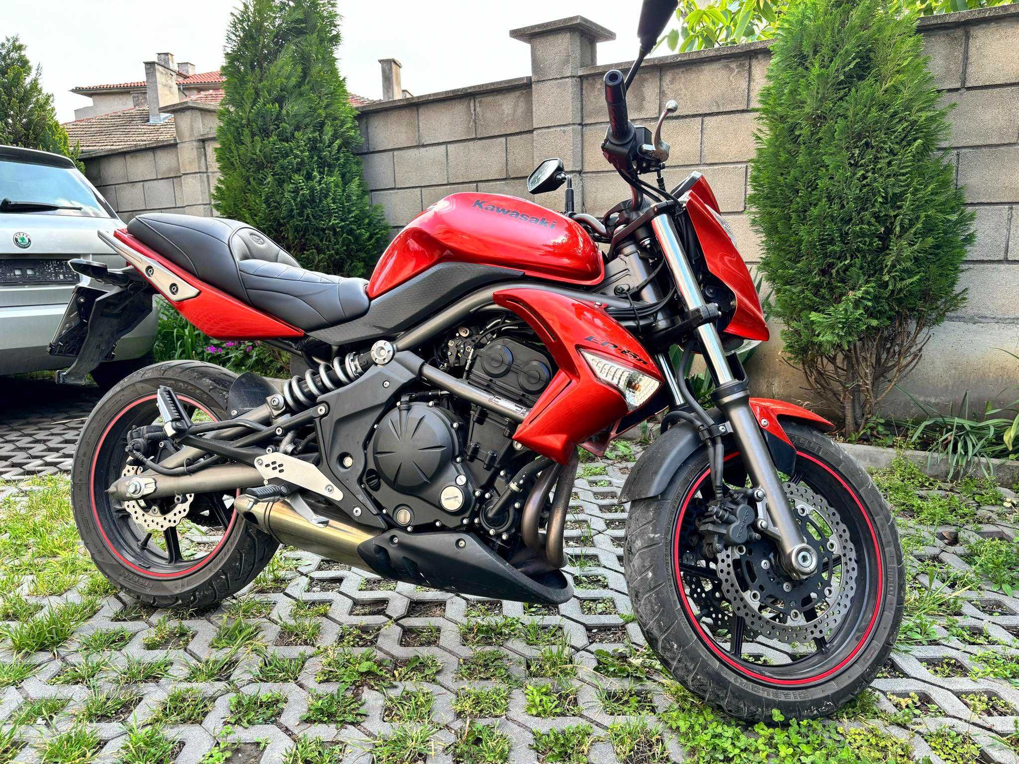 Продавам мотор Kawasaki ER 6n