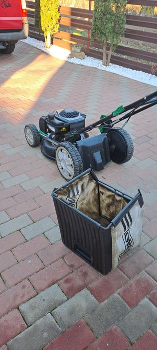 Masina gazon stare buna. Servizată