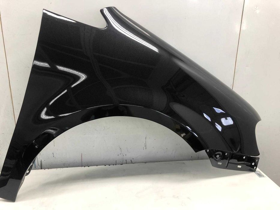Aripa Fata Dreapta VW Touran 2003-2006 (LC9Z (Negru))